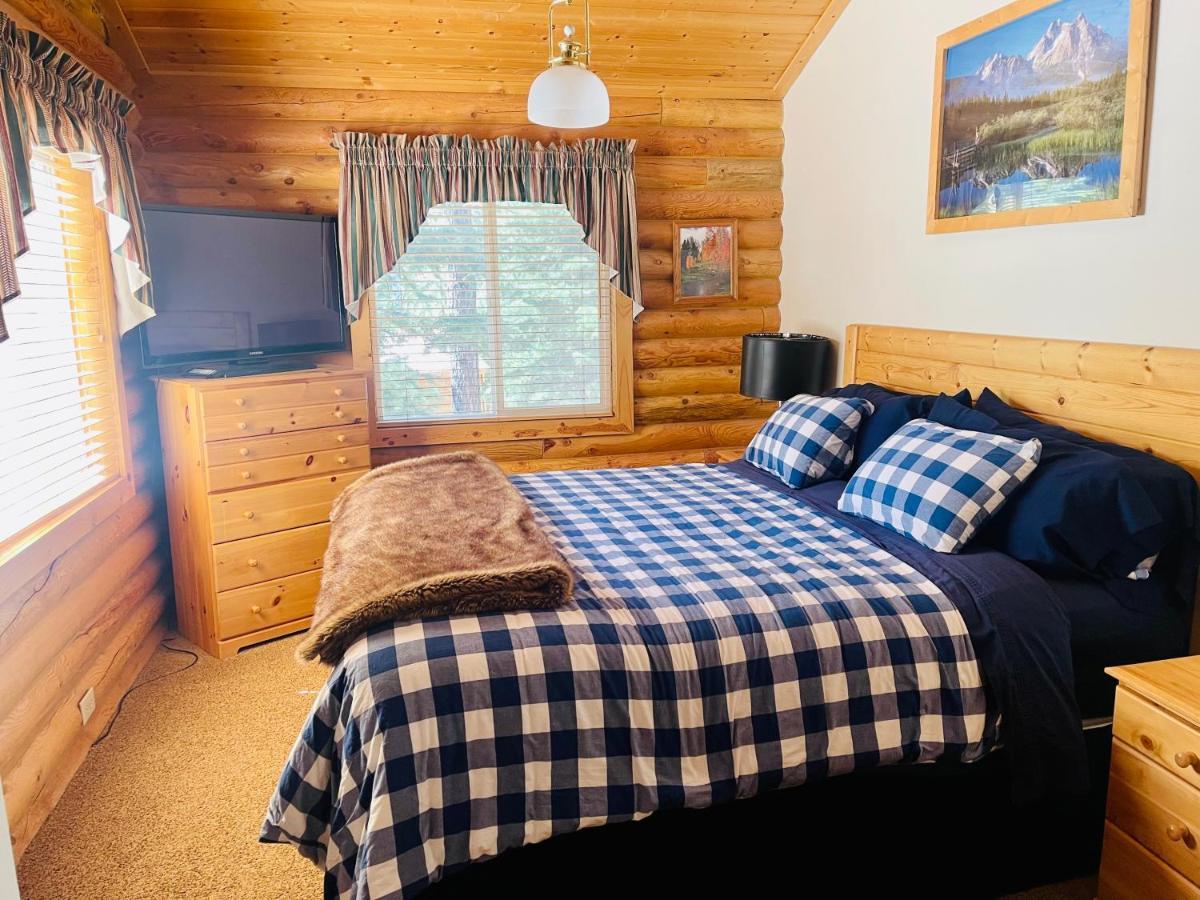 Adventure Awaits 3King Bed,2Bath Log Cabin In Heart Of Duck Creek Village! Exterior foto